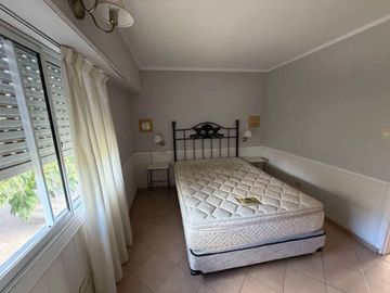 VENTA CASA EN BLOCK 5 AMBIENTES Y 2 DEPARTAMENTOS