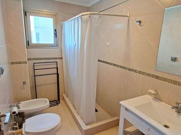 Departamento Venta Pinamar 3 amb cochera moderno