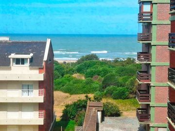 Departamento Venta Pinamar 3 amb cochera moderno