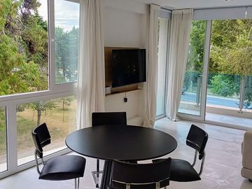 2 AMBIENTES VENTA NESTINGS PINAMAR COCHERA PISCINA