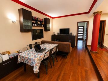 CASA 6 AMB CON PILETA Y QUINCHO EN VILLA MARTELLI