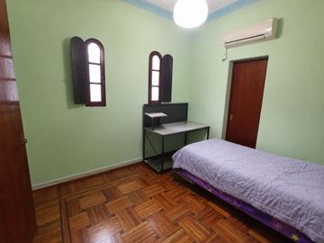 CASA 6 AMB CON PILETA Y QUINCHO EN VILLA MARTELLI