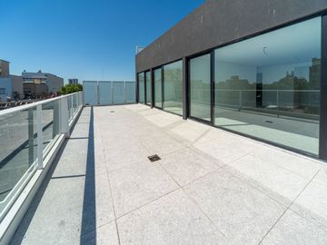 Venta 3 amb Balcon aterrazado y  terraza propia