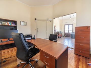 VENTA OFICINA EN ESQUINA SAN NICOLAS