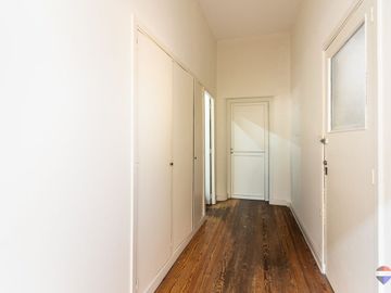 VENTA OFICINA EN ESQUINA SAN NICOLAS