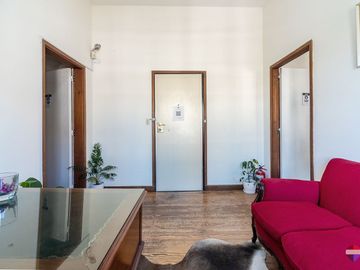 VENTA OFICINA EN ESQUINA SAN NICOLAS
