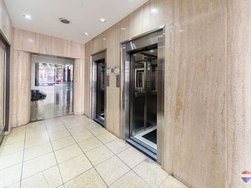 VENTA OFICINA EN ESQUINA SAN NICOLAS