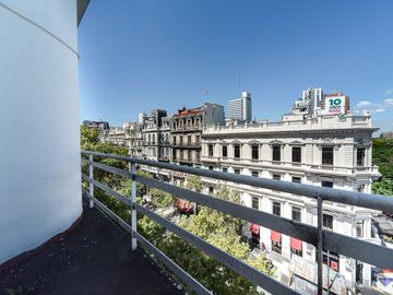 VENTA OFICINA EN ESQUINA SAN NICOLAS