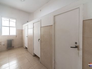 VENTA OFICINA EN ESQUINA SAN NICOLAS