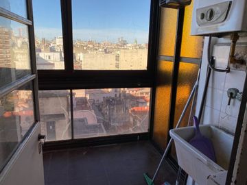 2 AMBIENTES SUPER LUMINOSO  10 METROS DE BALCON