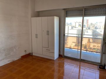 2 AMBIENTES SUPER LUMINOSO  10 METROS DE BALCON