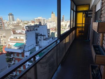 2 AMBIENTES SUPER LUMINOSO  10 METROS DE BALCON