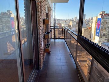2 AMBIENTES SUPER LUMINOSO  10 METROS DE BALCON