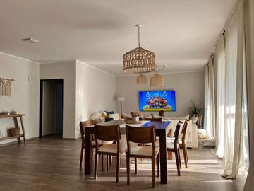 VENTA CASA CLUB DE CAMPO LOS PUENTES LUJAN