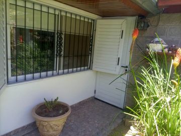 CASA EN VENTA MONTE GRANDE CON PISCINA Y QUINCHO