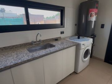 CASA EN ALQUILER BARRIO FURLOTTI, MAIPÚ, MENDOZA.