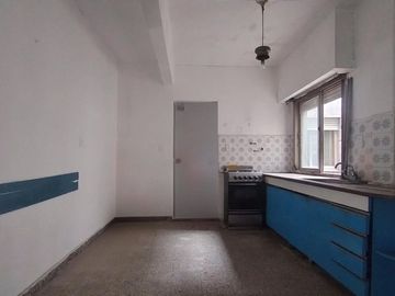 VENTA DE DEPARTAMENTO DE 3 AMBIENTES  RAMOS MEJIA
