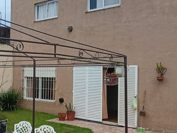 CASA EN VENTA , 4 AMBIENTES I LUJAN I APTO CREDITO