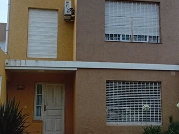 CASA EN VENTA , 4 AMBIENTES I LUJAN I APTO CREDITO