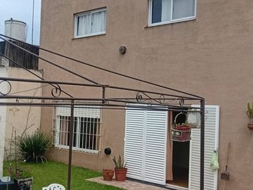 CASA EN VENTA , 4 AMBIENTES I LUJAN I APTO CREDITO
