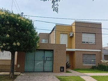 CASA EN VENTA , 4 AMBIENTES I LUJAN I APTO CREDITO