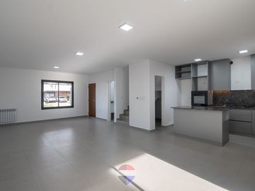 DUPLEX EN VENTA SOLARES DE MANANTIALES 3 DORM