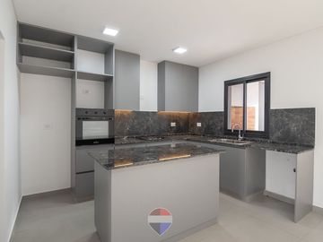 DUPLEX EN VENTA SOLARES DE MANANTIALES 3 DORM