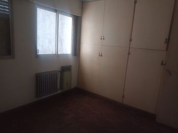 VENTA PISO, DEPTO 4 DORMITORIOS CENTRO CORDOBA