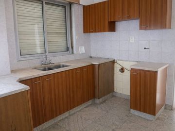VENTA PISO, DEPTO 4 DORMITORIOS CENTRO CORDOBA