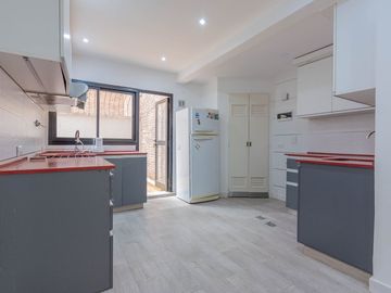 Venta dpto 4 ambientes con cochera. Palermo