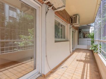 Venta dpto 4 ambientes con cochera. Palermo