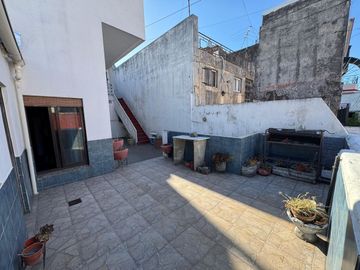 VENTA CASA 3 AMB EN PARQUE CHACABUCO APTO CREDITO