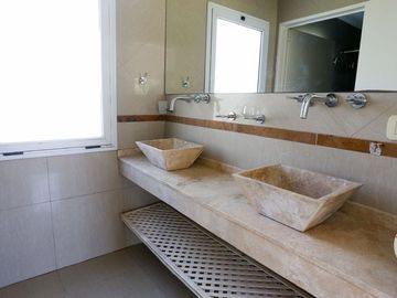CASA 5 AMBIENTES EN ALQUILER FINCAS DE SAN VICENTE