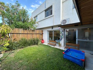 VENTA CASA 4 AMB. JARDÍN Y COCHERA -  ITUZAINGO