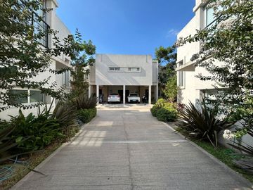 VENTA CASA 4 AMB. JARDÍN Y COCHERA -  ITUZAINGO