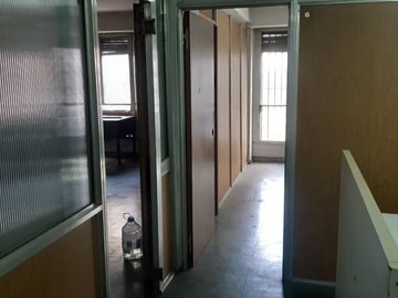 DEPÓSITO VENTA SAN NICOLÁS  276 M2 CUB.PERMUTA