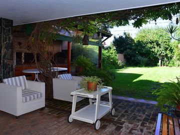 VENTA CASA CASTELAR NORTE 5 AMBIENTES APTA CREDITO