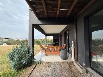 VENTA CASA 4 AMB C/PISCINA SANTA ELENA PILAR