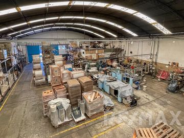 Venta de Galpón Industrial 1100 m2 en La Tablada