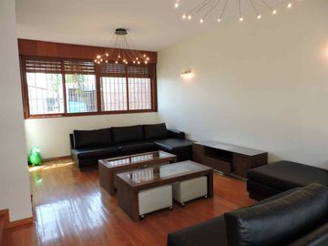 VENTA CASA DE CATEGORIA 4 DORMITORIOS-CORDOBA