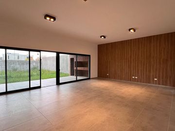 VENTA CASA 3 DOR ZONA SUR BARRIO CERRADO ESTRENAR