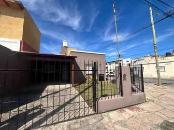 VENTA CASA ESQUINA EN COMANDANTE ESPORA