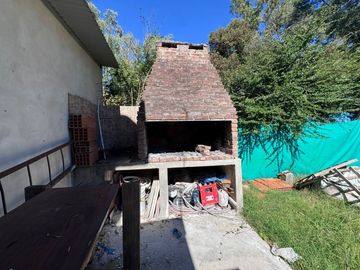 Casa Quinta en El Peligro con Pileta y Parque
