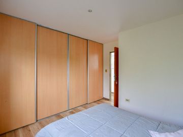 CASA EN VENTA GONNET 3 DORMITORIOS