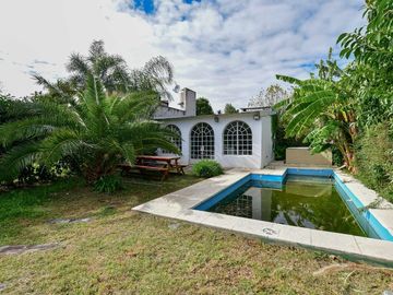 CASA EN VENTA GONNET 3 DORMITORIOS
