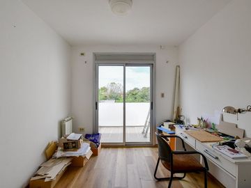 CASA EN VENTA GONNET 3 DORMITORIOS