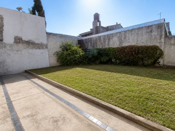 PH de 3 ambientes con amplio Fondo Libre de 140 m²