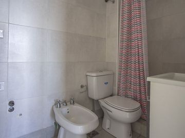 En venta departamento monoambiente en lourdes!