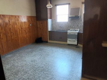 DEPARTAMENTO 4 AMB ( TIPO CASA) CON TERRAZA VELEZ