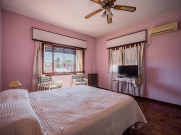 VENTA CASA 5 AMB, JARDÍN, QUINCHO, APTO CRÉDITO